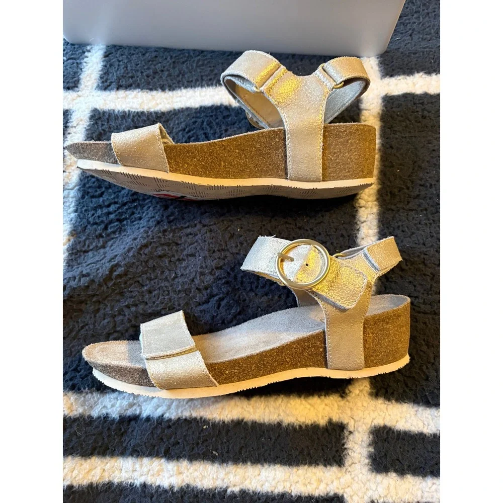Munro Gold Metallic Leather Cork Wedge Sandals Womens 7W M491548